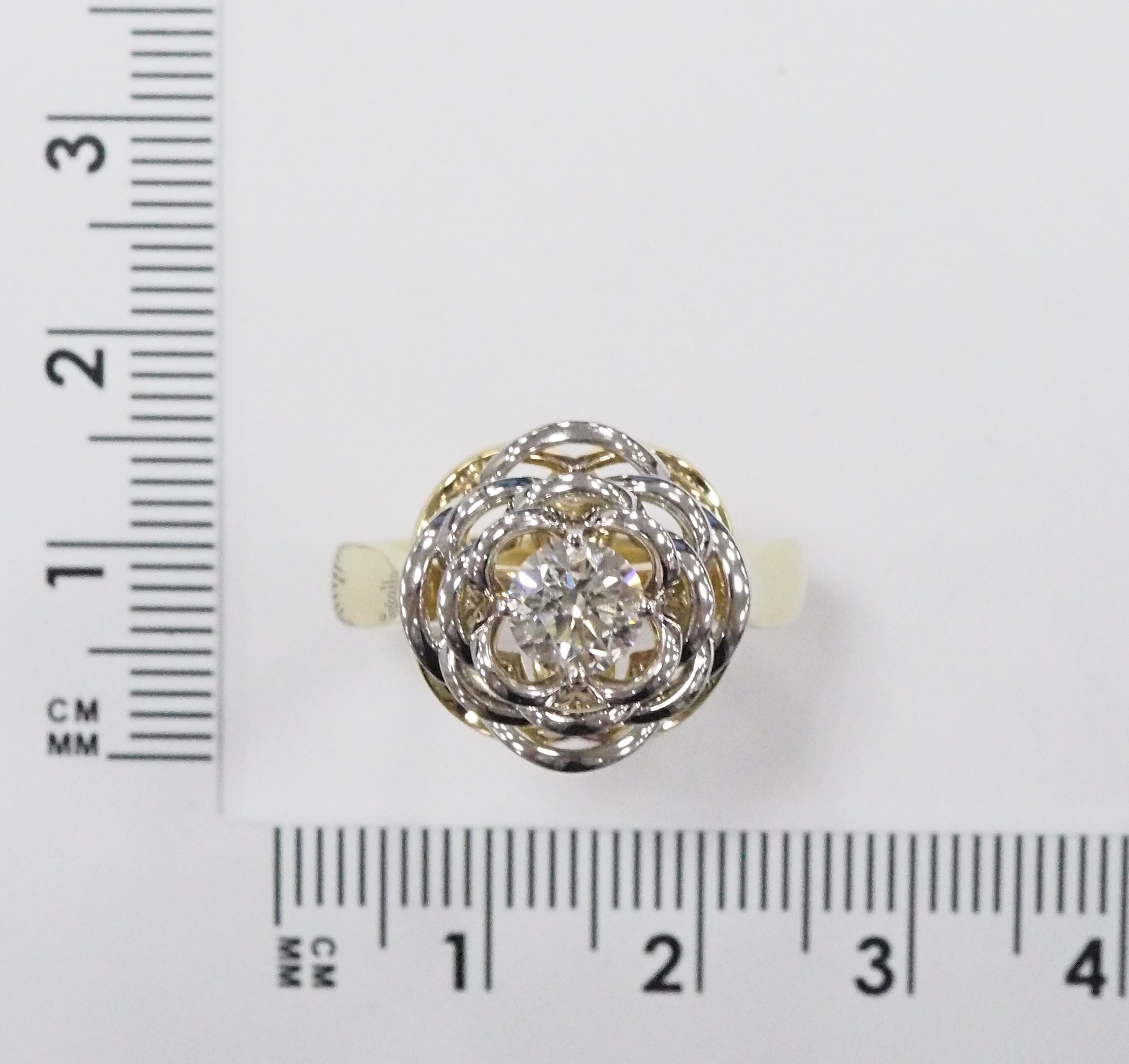 Кольцо из желтого золота с бриллиантом "Роза"